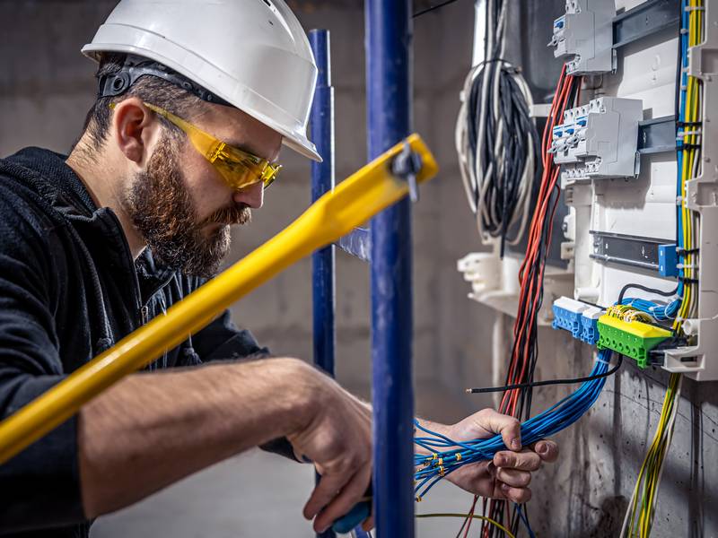 Why Should I Hire a Professional For Electrical Repairs Near Me?