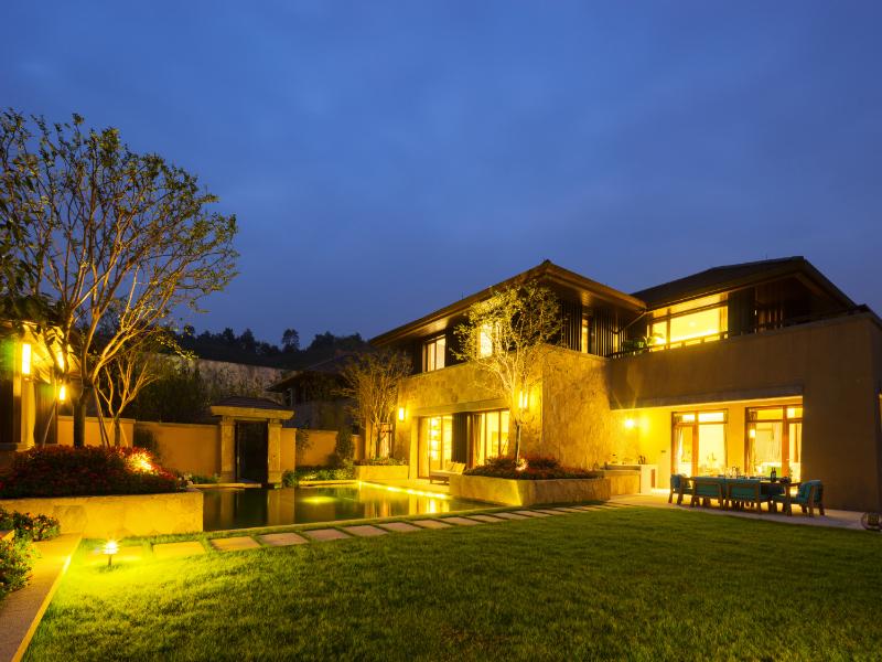 How Can a Residential Electrician Help with Outdoor Lighting Projects?