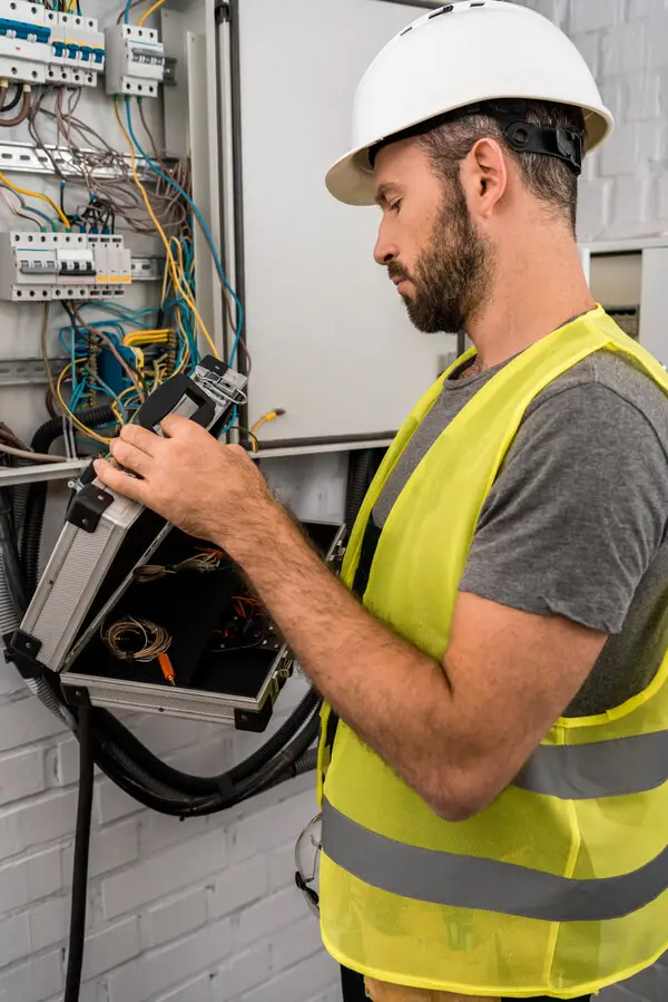 Oakland Twp.’s #1 Best Electrician: Trusted Electrical Services